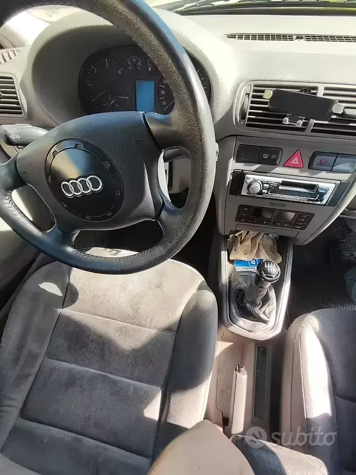 Usata Audi A3 90 CV (66 kW) 1999 Grigio Utilitaria