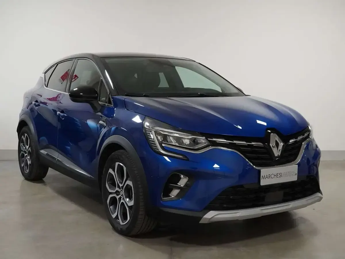 Usata Renault Captur Intens 143 CV (105 kW) 2023 Grigio SUV