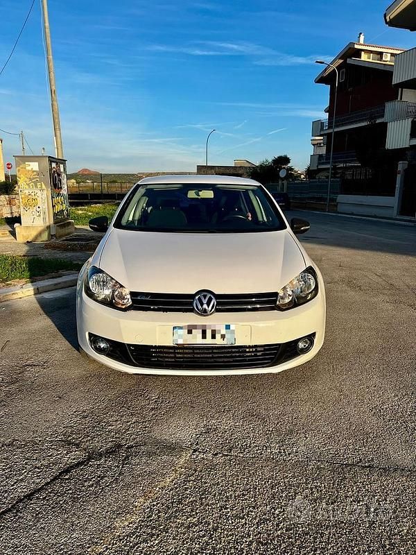 Usata VW Golf VII 105 CV (77 kW) 2012 Bianco Berlina