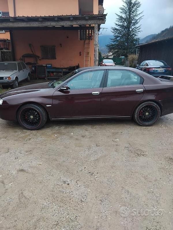 Usata Alfa Romeo 166 155 CV (114 kW) 2005 Berlina