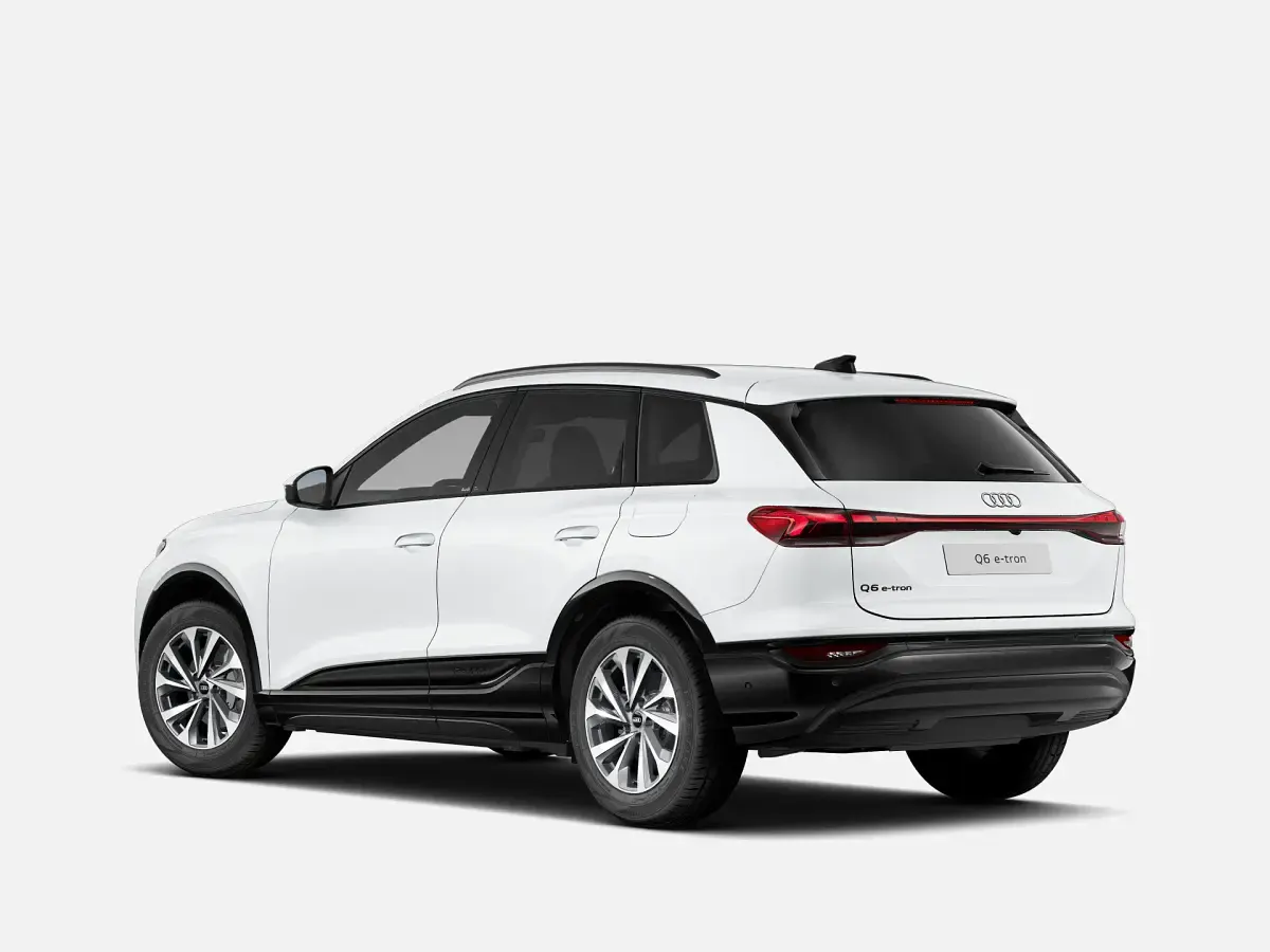 Nuova Audi Q6 e-tron Advanced 225 kW (306 CV) 2026 Bianco ghiaccio metallizzato SUV