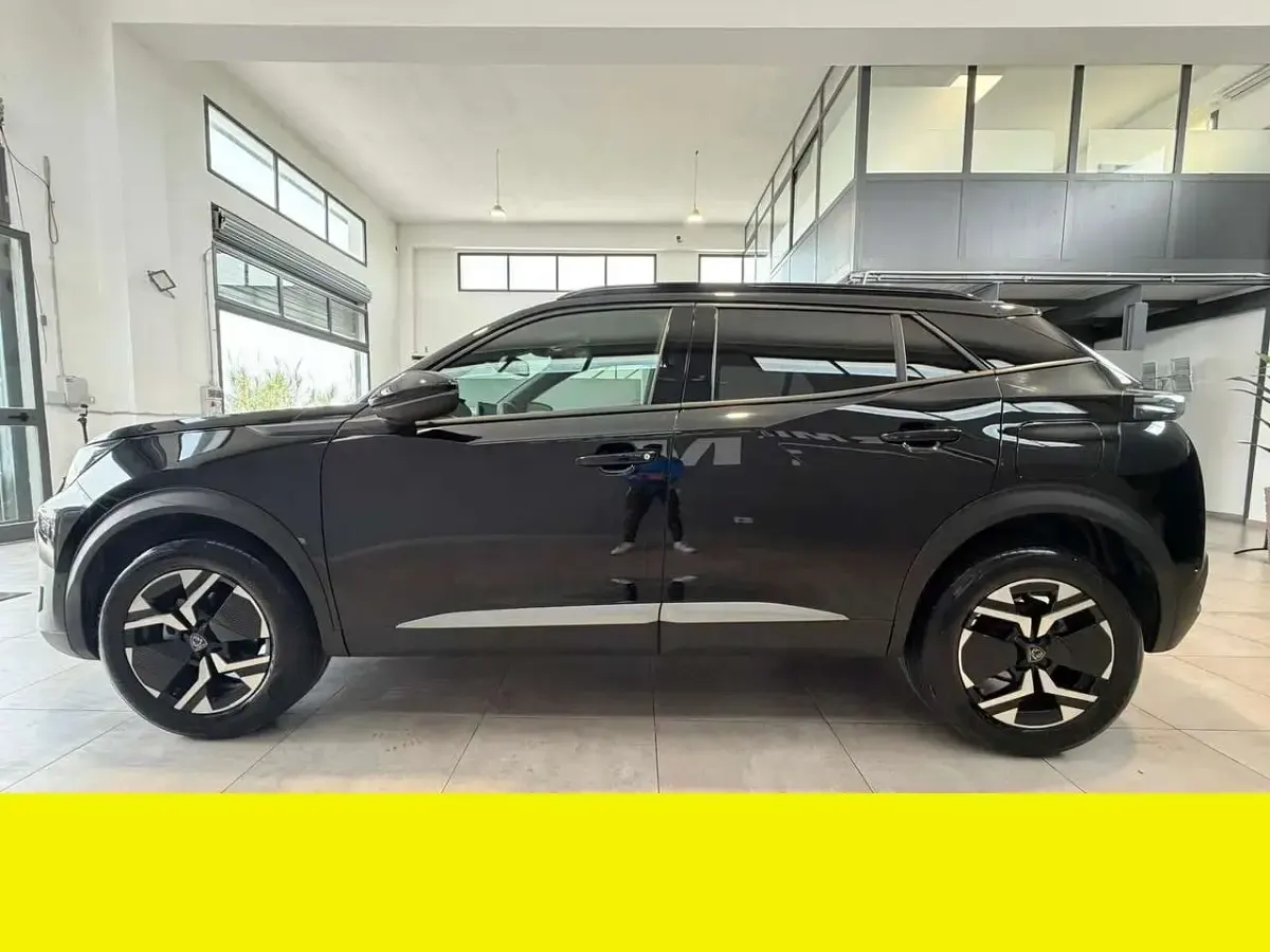 Usata Peugeot 2008 102 CV (75 kW) 2025 Other SUV