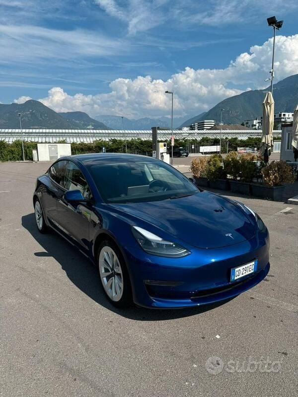 Blu/azzurro Usata 2021 Tesla Model 3 Long Range Tre volumi | 28.000 € (Super prezzo) - Immagine 1/4