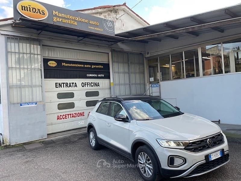 Usata VW T-Roc 110 CV (80 kW) 2024 Beige SUV