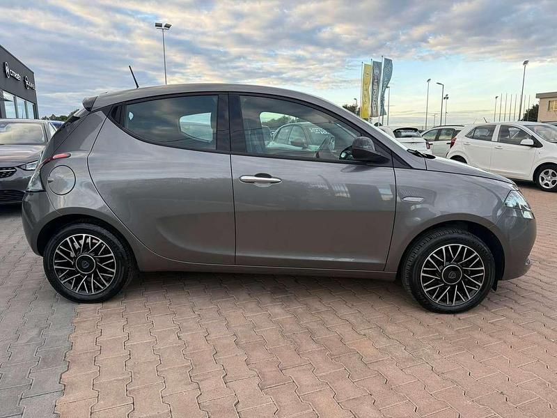 Usata Lancia Ypsilon S 69 CV (50 kW) 2024 Grigio Utilitaria