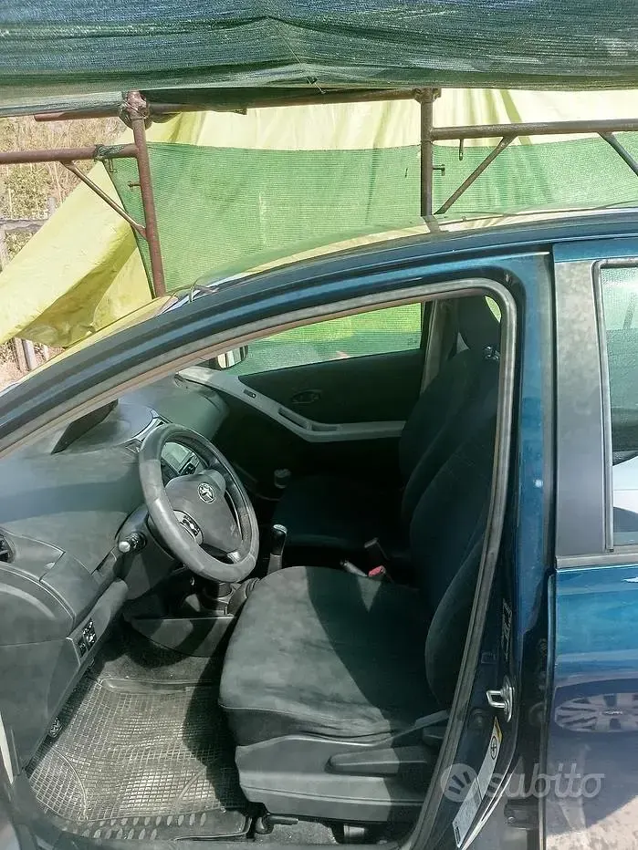 Usata Toyota Yaris 69 CV (50 kW) 2007 Bluazzurro Utilitaria
