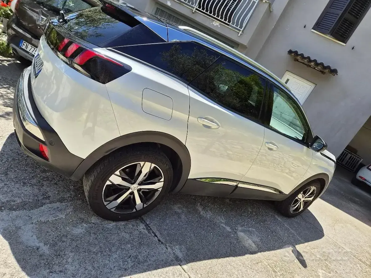 Usata Peugeot 3008 Allure 131 CV (96 kW) 2019 Bianco SUV