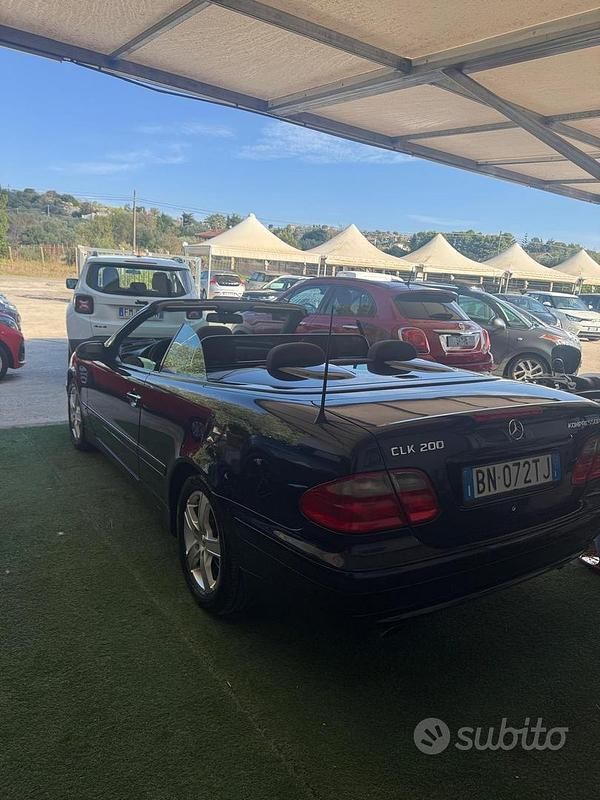 Usata Mercedes CLK200 Elegance 163 CV (119 kW) 2001 Blu Cabrio
