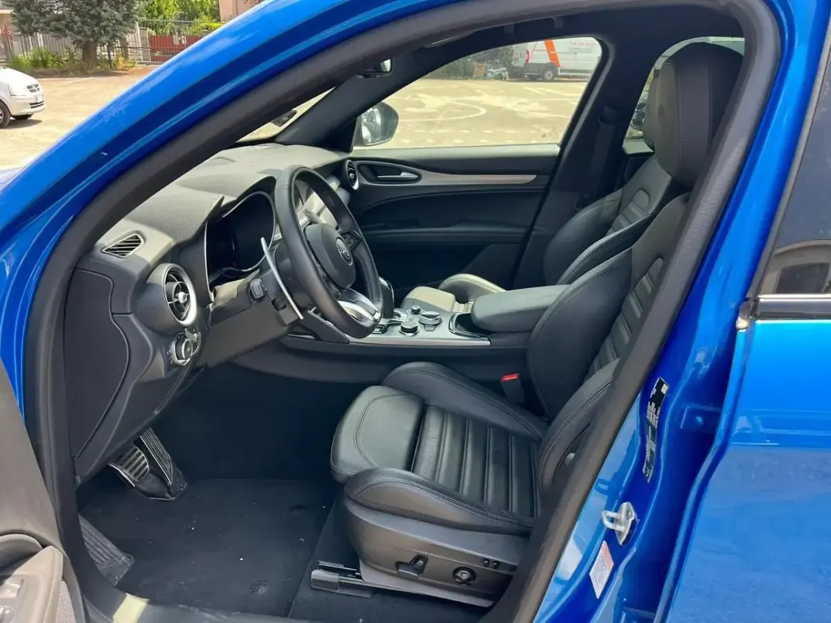 Usata Alfa Romeo Stelvio Veloce 210 CV (154 kW) 2024 Blu SUV