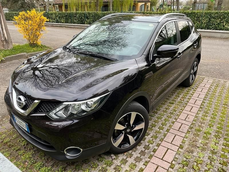 Usata Nissan Qashqai N-Connecta 116 CV (85 kW) 2017 Nero SUV