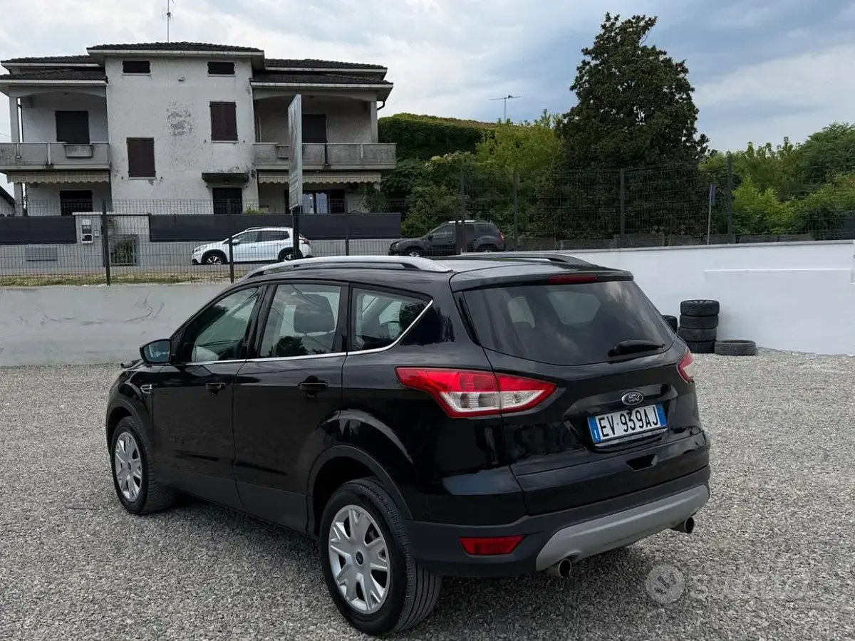 Usata Ford Kuga Titanium 140 CV (102 kW) 2014 Nero SUV