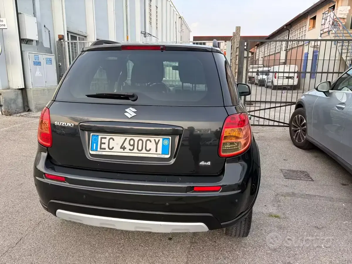 Usata Suzuki SX4 GLX 120 CV (88 kW) 2011 Nero Station wagon