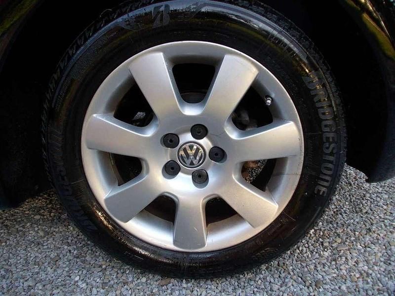Usata VW New Beetle Style 101 CV (74 kW) 2003 Nero Utilitaria