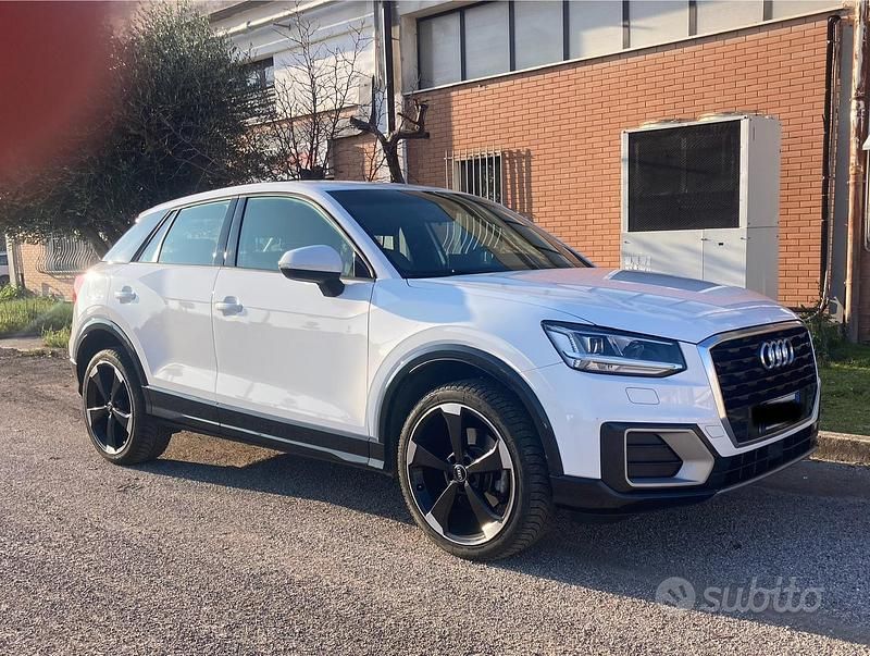 Usata Audi Q2 Design 116 CV (85 kW) 2017 Bianco SUV
