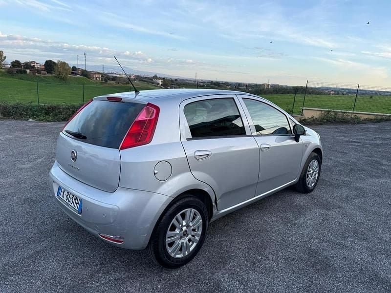 Usata Fiat Punto Street 77 CV (56 kW) 2017 Argento Utilitaria