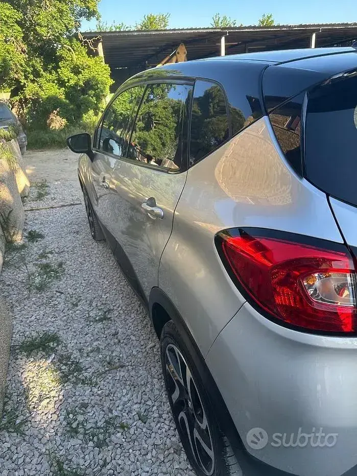 Occasion Renault Captur 90 ch (66 kW) 2017 Gris SUV