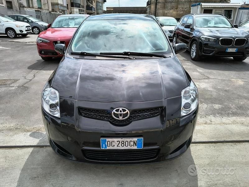 Nero Usata 2007 Toyota Auris Tre volumi | 6000 € (Molto cara) - Immagine 1/4