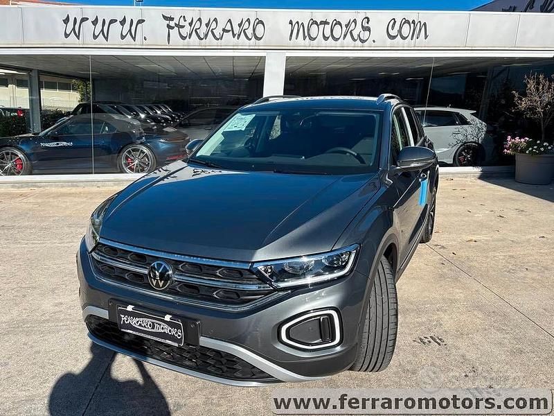 Nuova VW T-Roc R-line 116 CV (85 kW) 2025 Grigio SUV