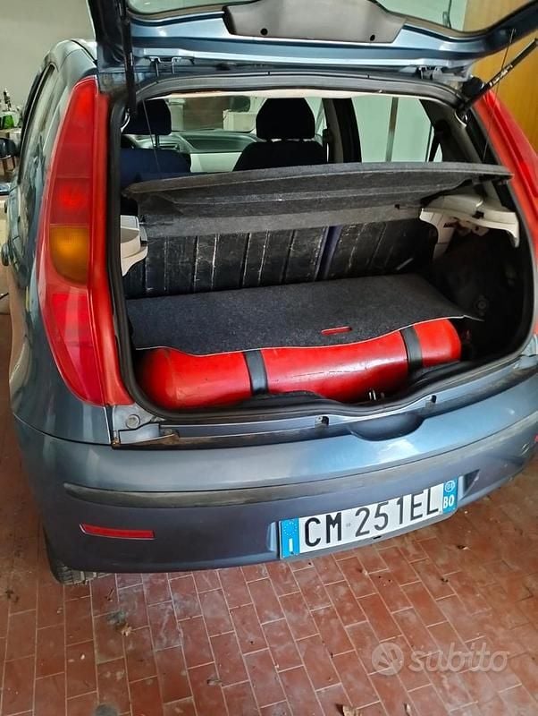 Usata Fiat Punto 2006 Blu Utilitaria