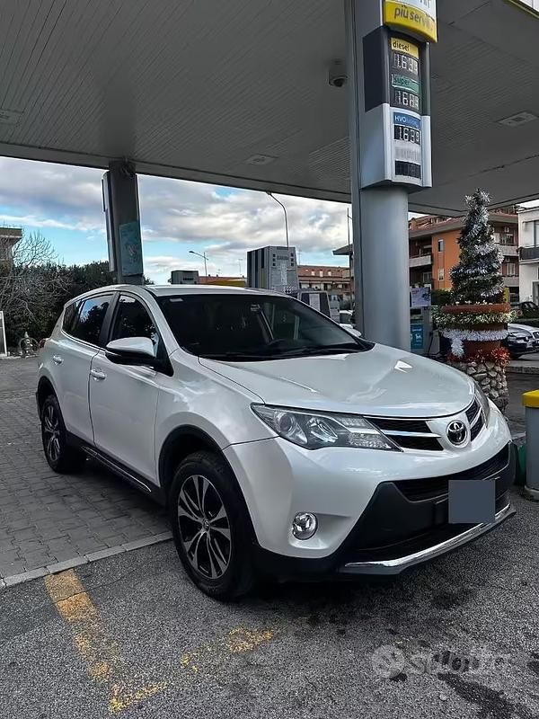 Second-hand Toyota RAV4 124 CP (91 kW) 2014 Alb SUV