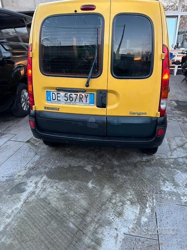 Usata Renault Kangoo 84 CV (61 kW) 2007 Giallo Berlina