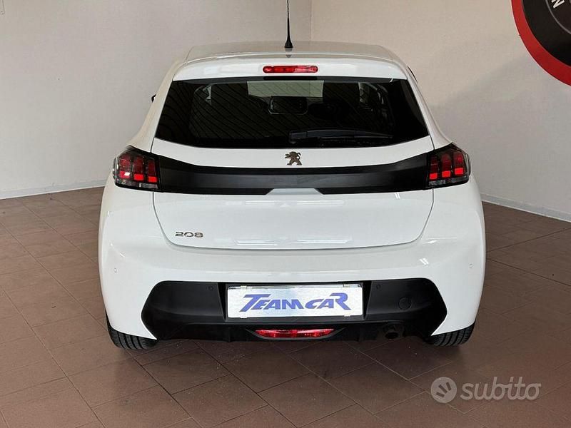 Usata Peugeot 208 Allure 75 CV (55 kW) 2022 Bianco Utilitaria