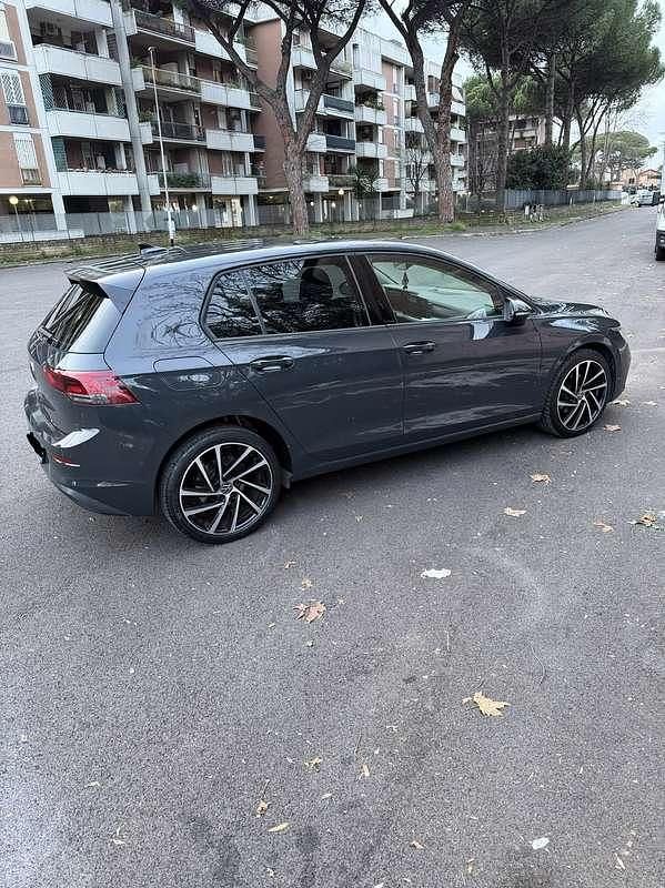 Usata VW Golf VIII Life 110 CV (80 kW) 2020 Berlina