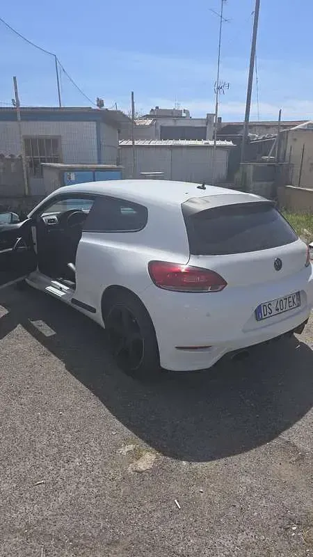 Usata VW Scirocco 140 CV (102 kW) 2009 Bianco Coupé