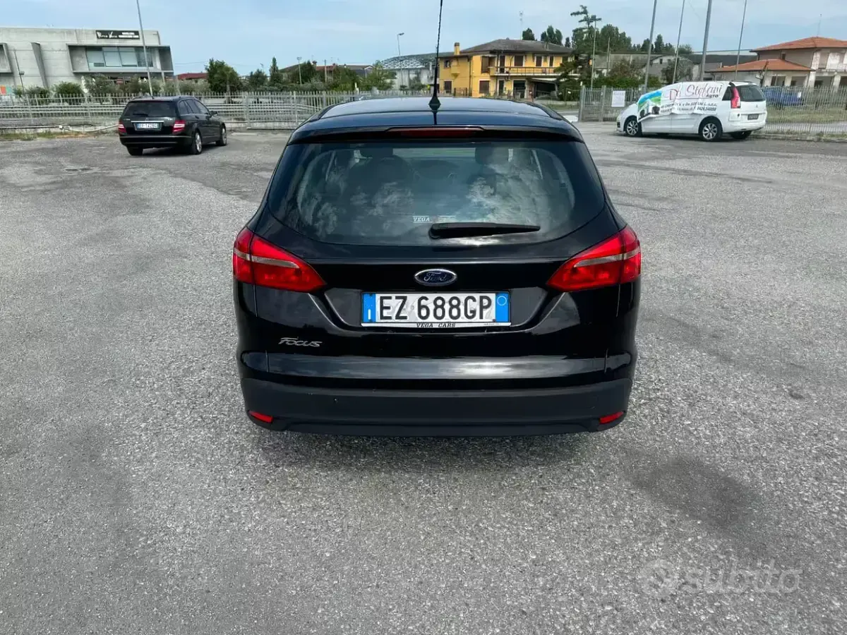 Usata Ford Focus Titanium 120 CV (88 kW) 2015 Nero Station wagon