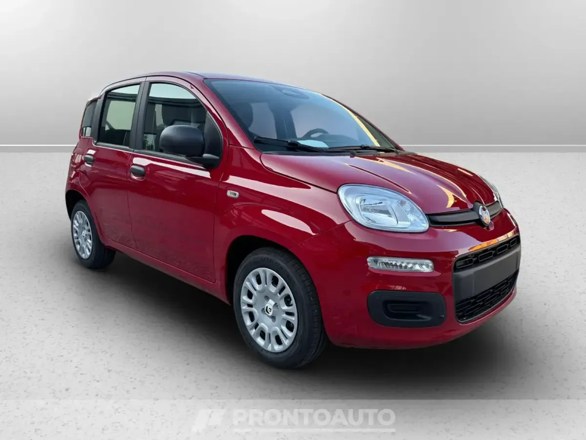 Nuova Fiat Panda 70 CV (51 kW) 2025 Rossotessuto nero con monogramma fiat  fascia plancia antracite Utilitaria