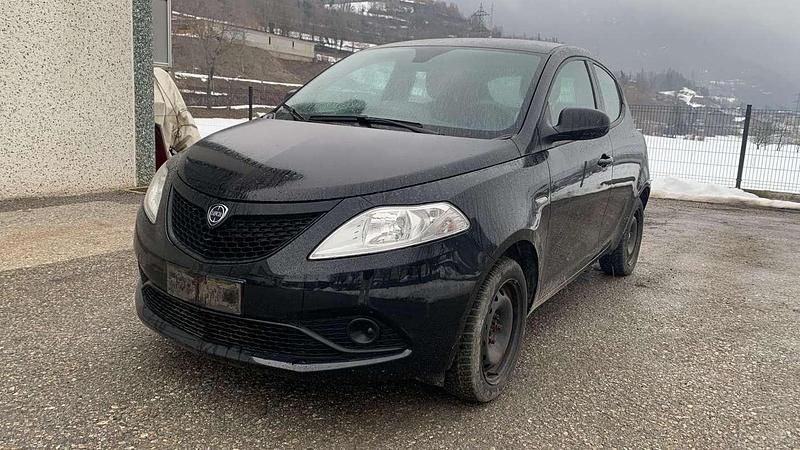 Usata Lancia Ypsilon 69 CV (50 kW) 2018 Utilitaria