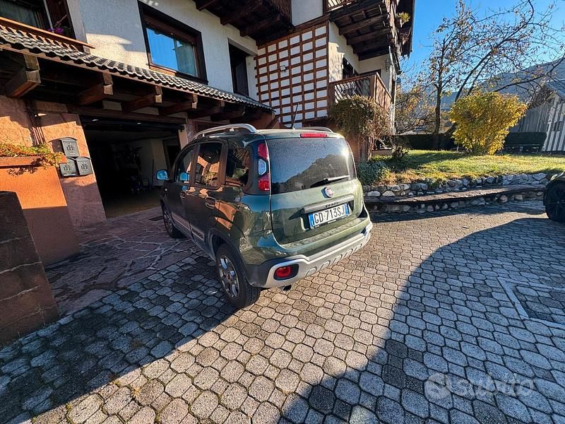 Usata Fiat Panda Cross Cross 85 CV (62 kW) 2021 Verde Utilitaria