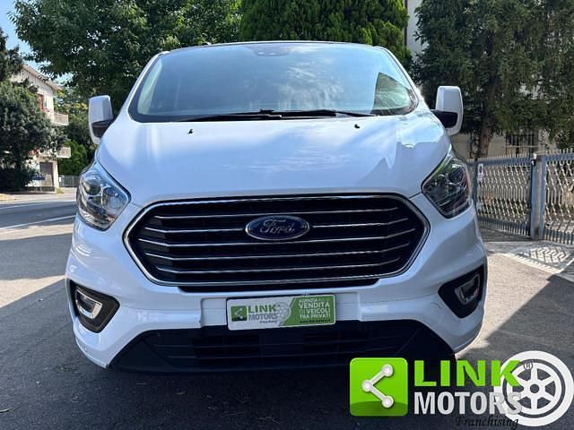 Usata Ford Tourneo 131 CV (96 kW) 2019 Bianco Monovolume