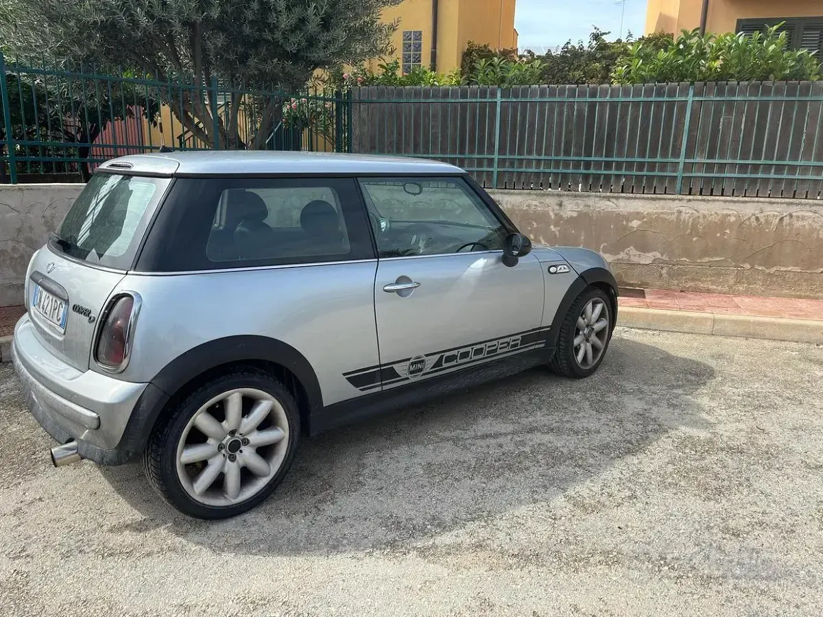 Usata Mini One D 75 CV (55 kW) 2004 Grigio Utilitaria