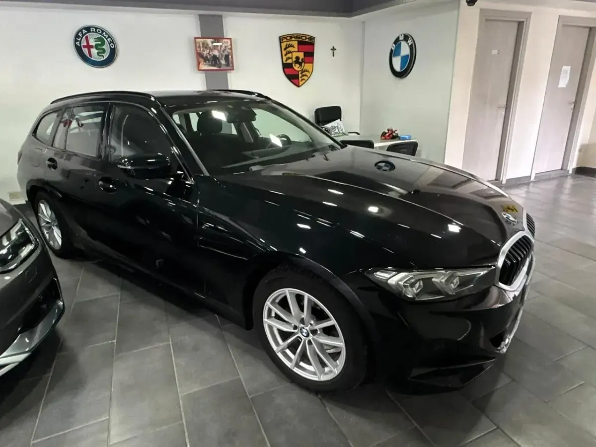Usata BMW 318 M Sport 149 CV (109 kW) 2023 Nero Station wagon