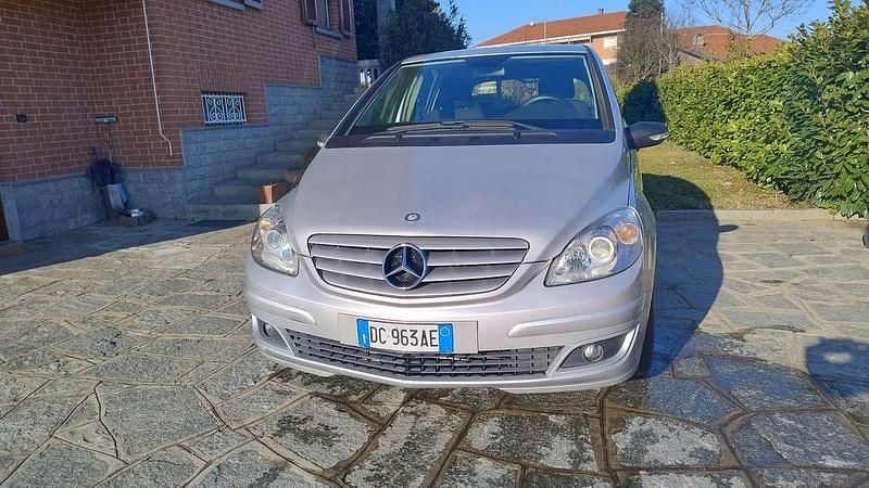 Usata Mercedes B180 109 CV (80 kW) 2005 Argento Monovolume