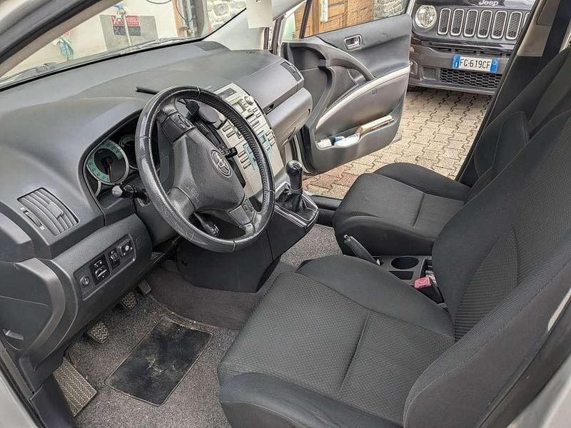 Usata Toyota Corolla Verso Luna 140 CV (102 kW) 2007 Monovolume
