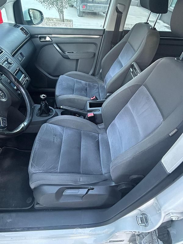 Usata VW Touran 150 CV (110 kW) 2011 Bianco Monovolume