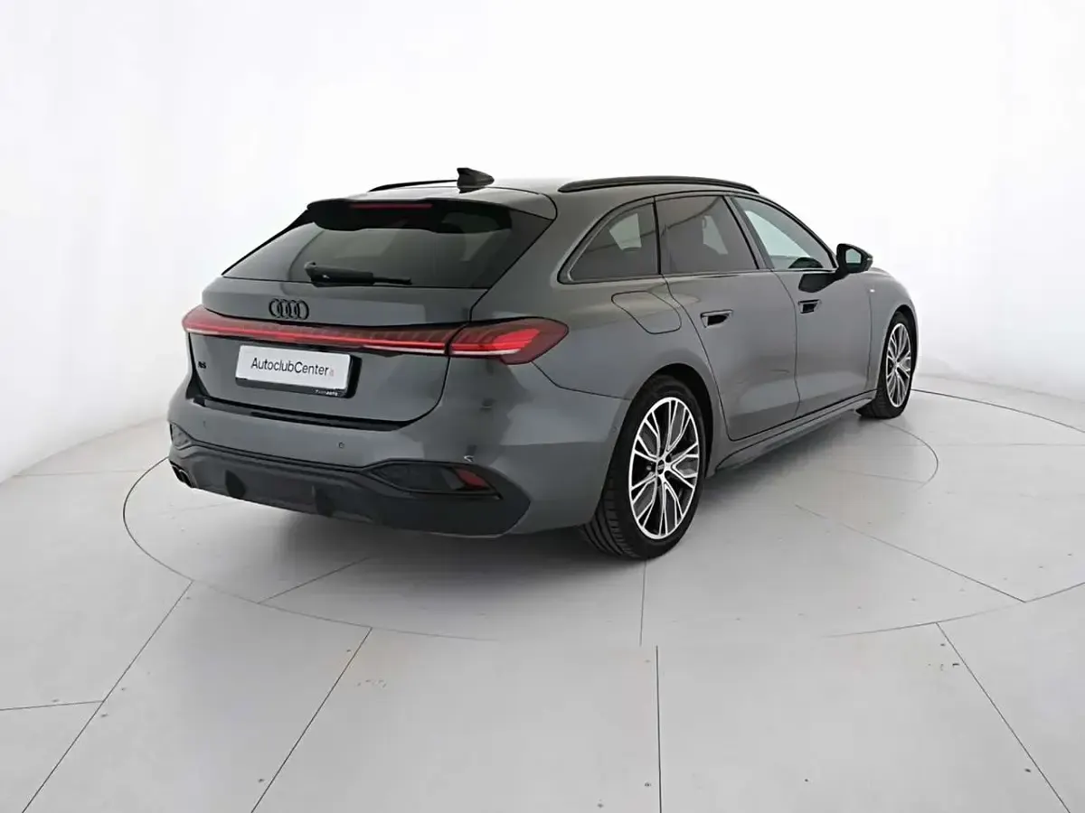 Usata Audi A5 S-Line 204 CV (150 kW) 2025 Grigio scuro Station wagon
