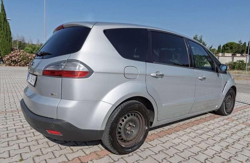 Usata Ford S-MAX Titanium 140 CV (102 kW) 2008 Argento Monovolume