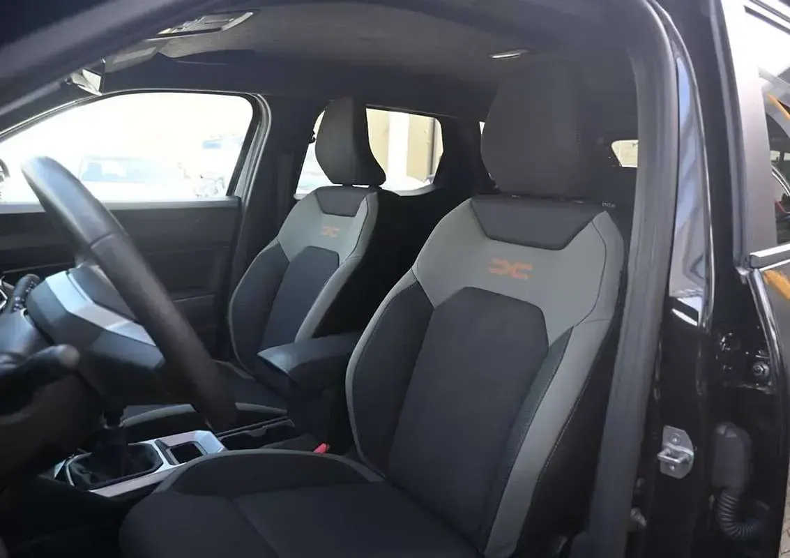Usata Dacia Duster Essentiel 101 CV (74 kW) 2024 Nero SUV