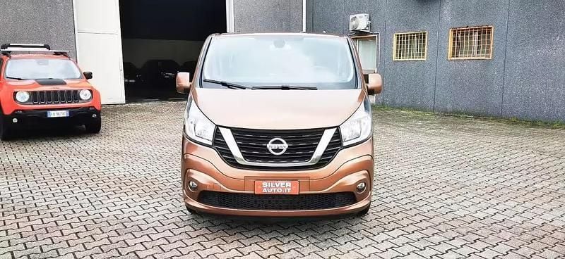 Usata Nissan NV300 S 145 CV (106 kW) 2018 Marrone metallizzato Furgone