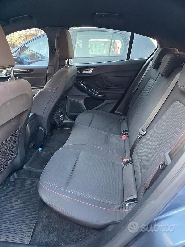 Usata Ford Focus ST-Line 120 CV (88 kW) 2018 Blu Berlina