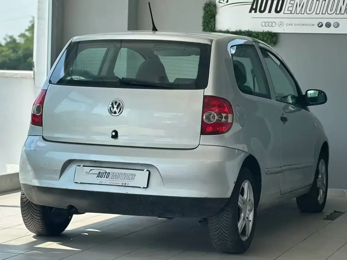 Usata VW Fox 60 CV (44 kW) 2011 Argento Utilitaria