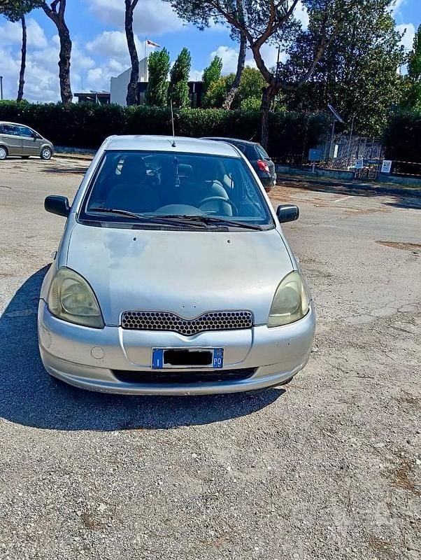 Usata Toyota Yaris 68 CV (50 kW) 1999