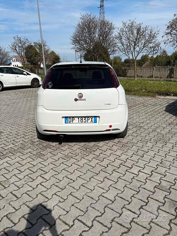 Usata Fiat Grande Punto Sport 120 CV (88 kW) 2008 Utilitaria