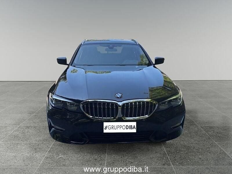 Usata BMW 320 Luxury Line 190 CV (139 kW) 2021 Nero Station wagon