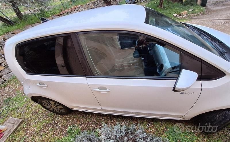 Usata VW e-up! 60 kW (82 CV) 2019 Bianco Utilitaria