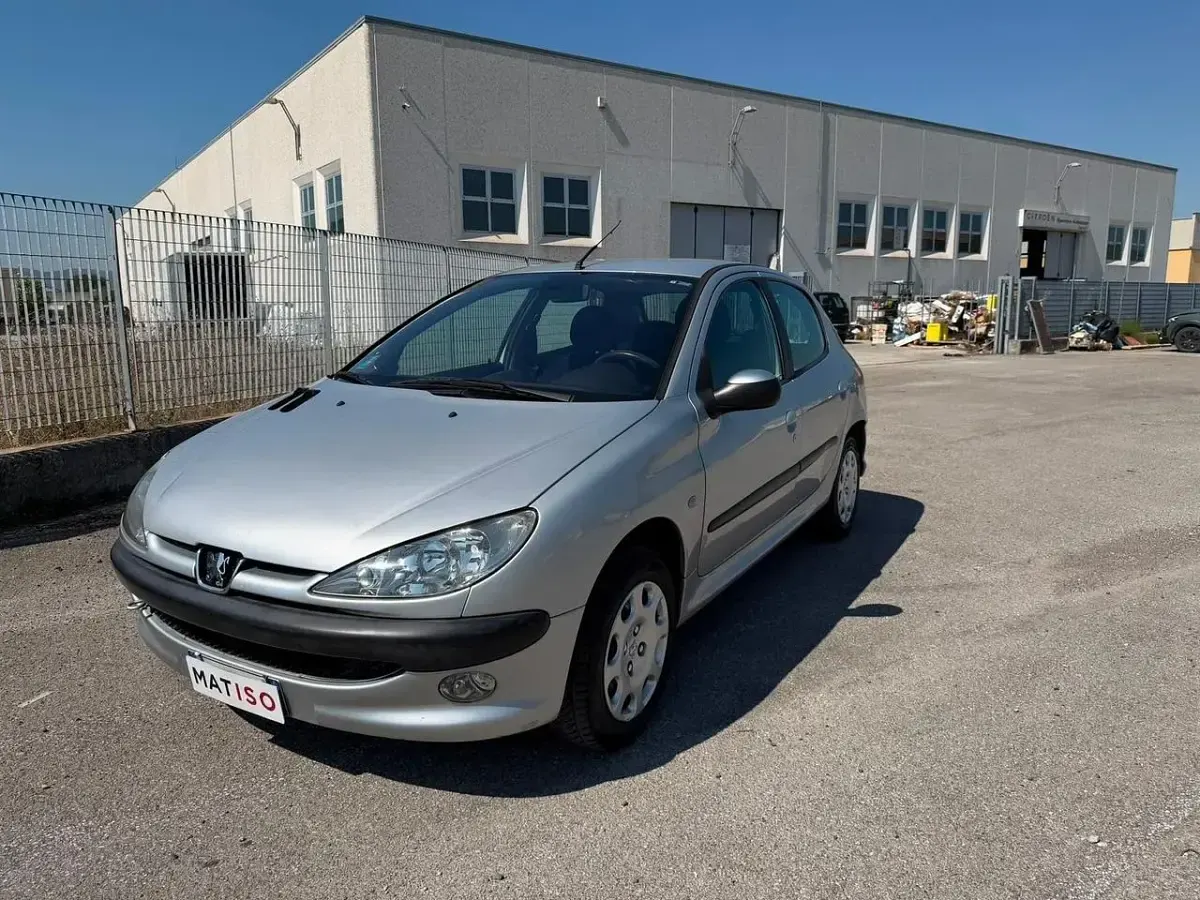 Usata Peugeot 206 68 CV (50 kW) 2004 Argento Berlina