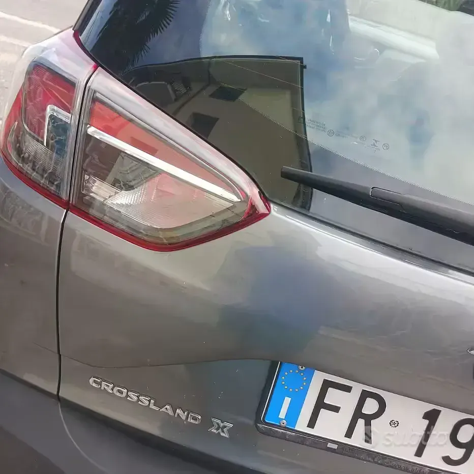 Usata Opel Crossland 110 CV (80 kW) 2018 Grigio SUV